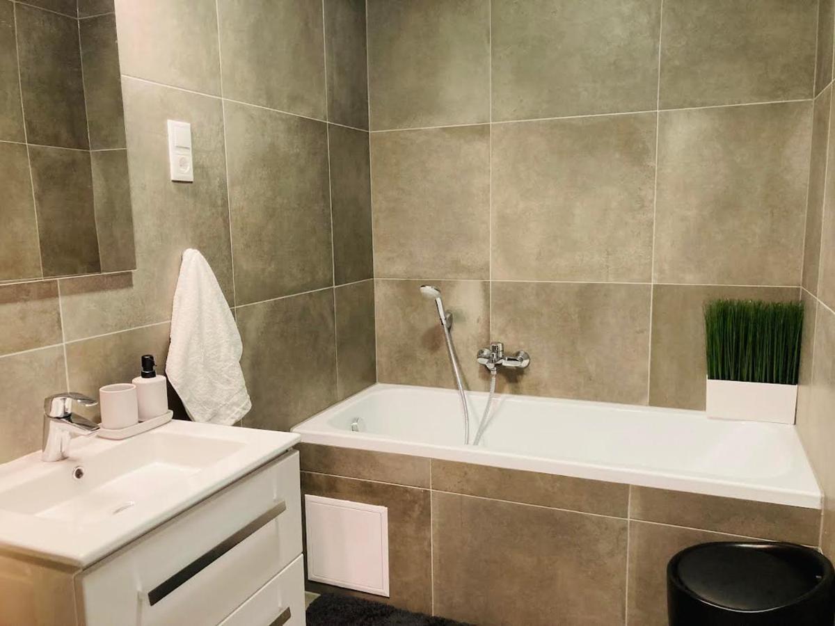 Zawia Apartman Apartman Balatonföldvár Kültér fotó